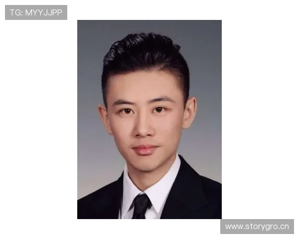 刷到林孝埈日常，穿得像学生证件照但消费账单把我吓傻